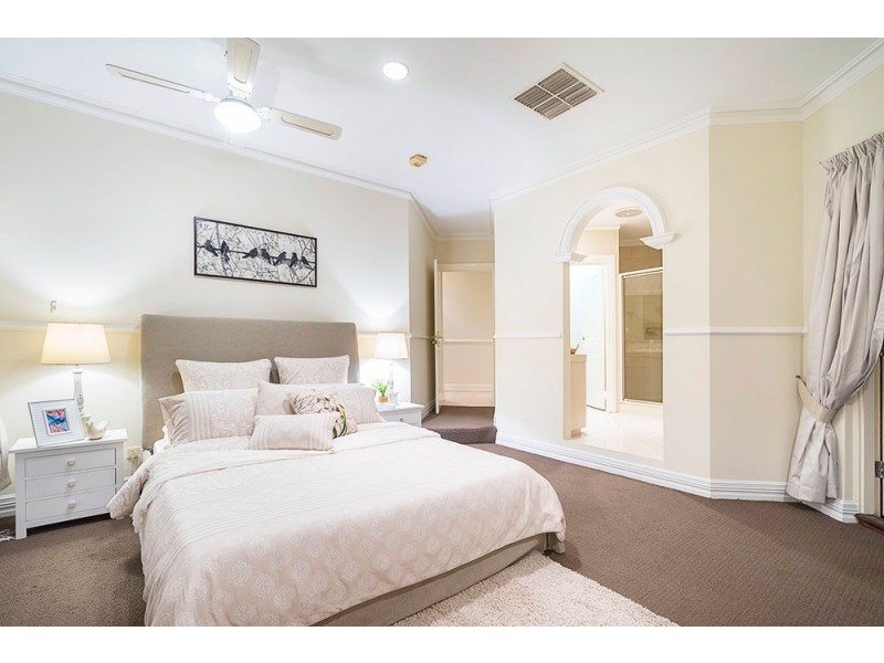 5 Clareville Crescent, Kallaroo WA 6025
