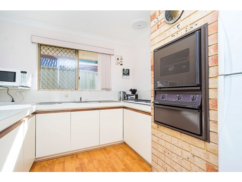 4/125 Grand Promenade, Doubleview WA 6018