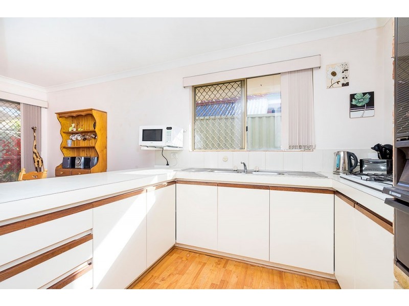 4/125 Grand Promenade, Doubleview WA 6018