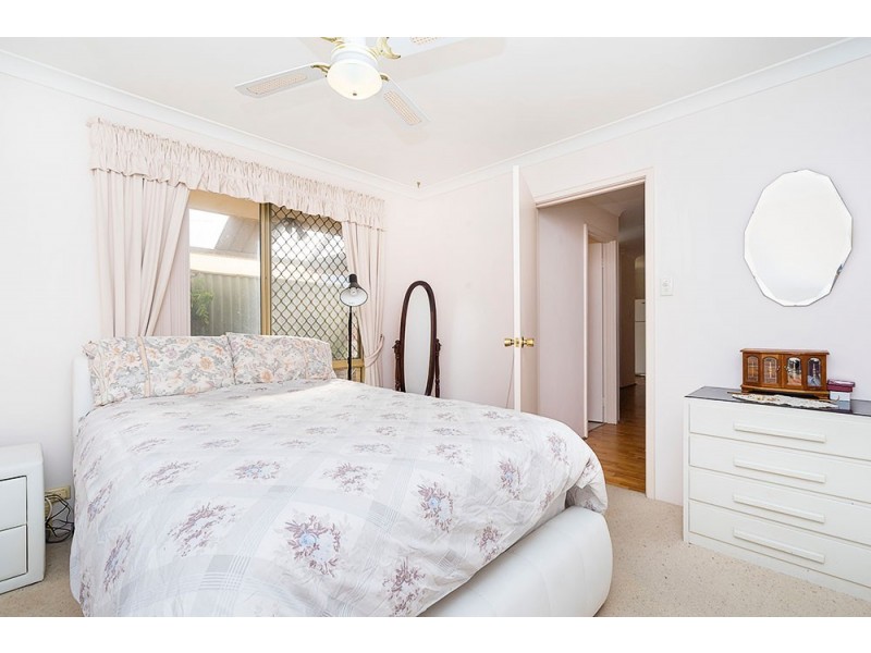 4/125 Grand Promenade, Doubleview WA 6018