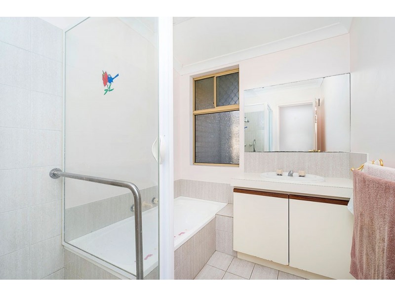 4/125 Grand Promenade, Doubleview WA 6018