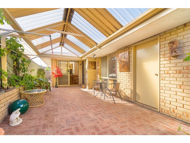 4/125 Grand Promenade, Doubleview WA 6018