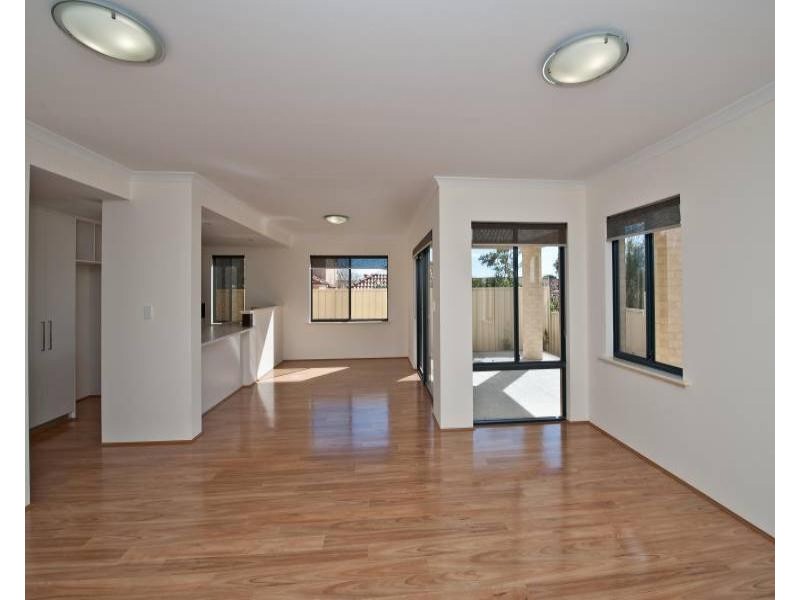 14 Knave Lane, Innaloo WA 6018
