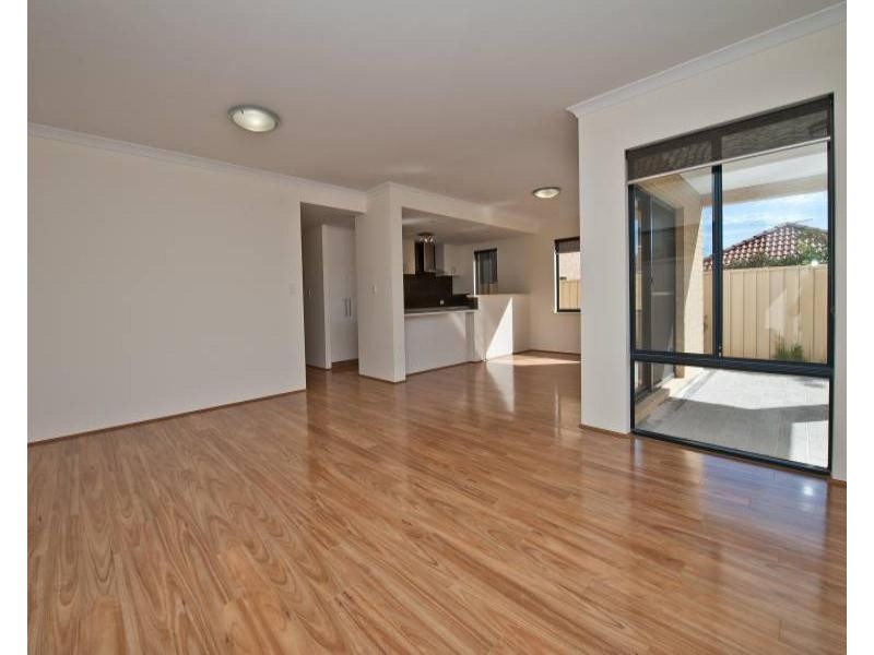 14 Knave Lane, Innaloo WA 6018