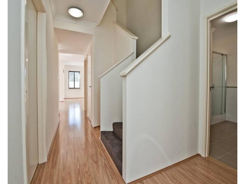 14 Knave Lane, Innaloo WA 6018