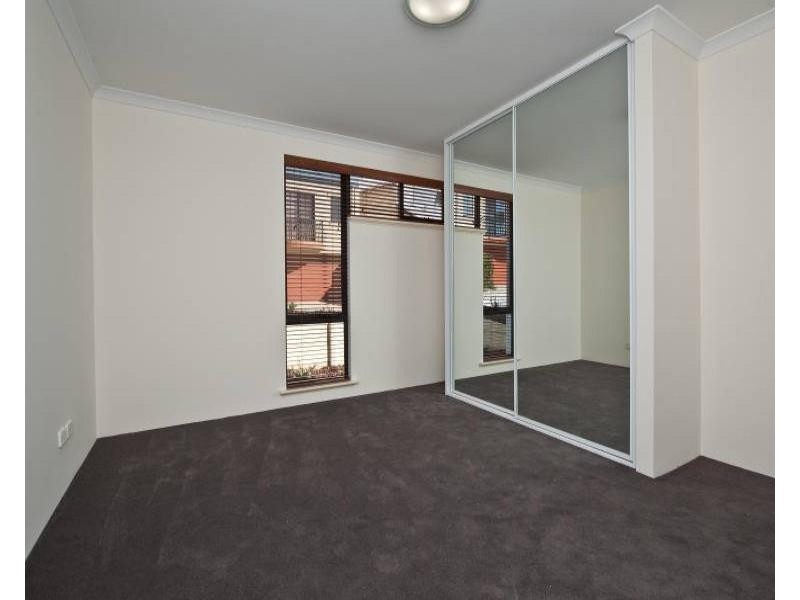 14 Knave Lane, Innaloo WA 6018