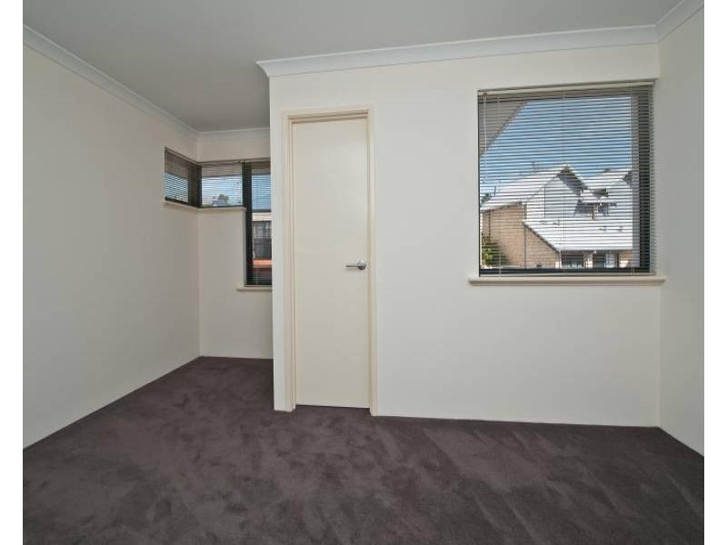 14 Knave Lane, Innaloo WA 6018