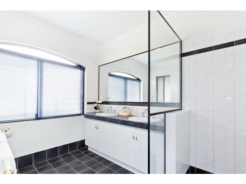 5/10 Leila Street, Cannington WA 6107