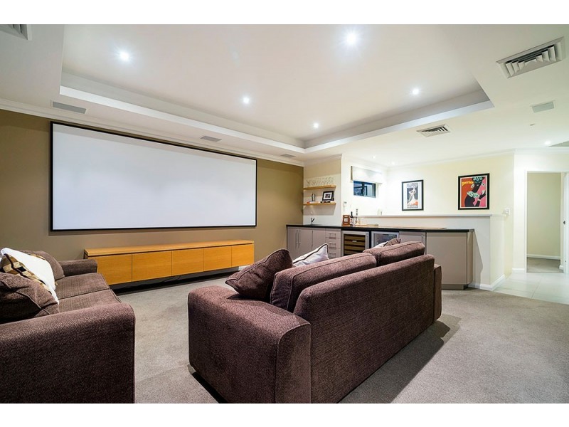 114 Sackville Tce, Doubleview WA 6018