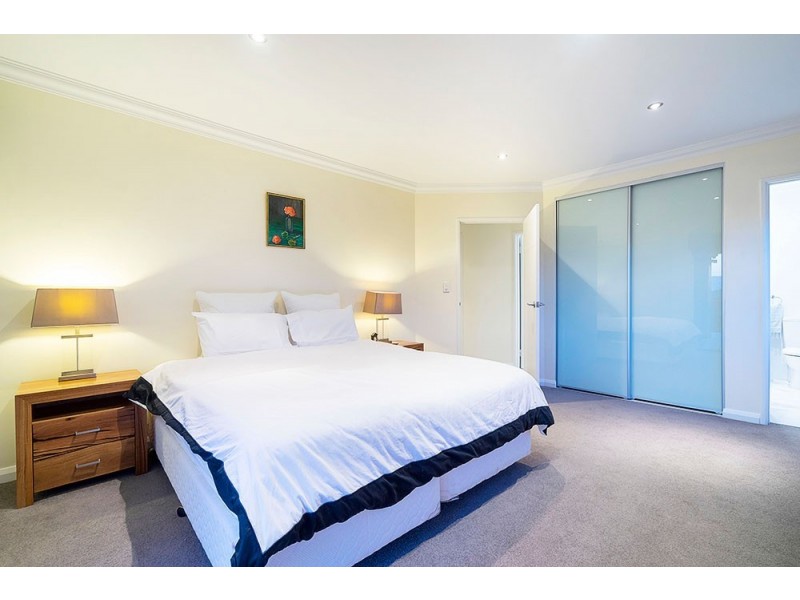 114 Sackville Tce, Doubleview WA 6018