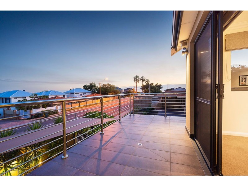 114 Sackville Tce, Doubleview WA 6018