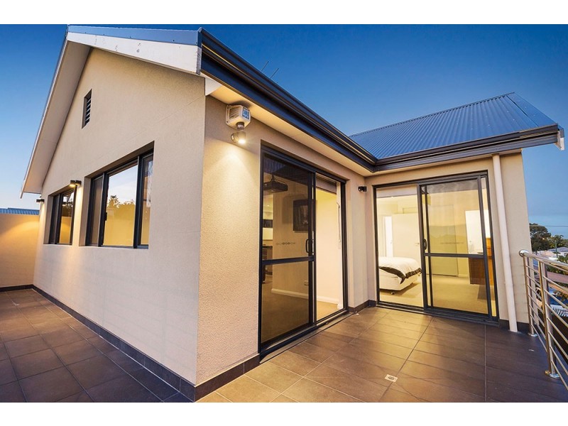 114 Sackville Tce, Doubleview WA 6018