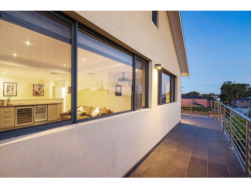 114 Sackville Tce, Doubleview WA 6018