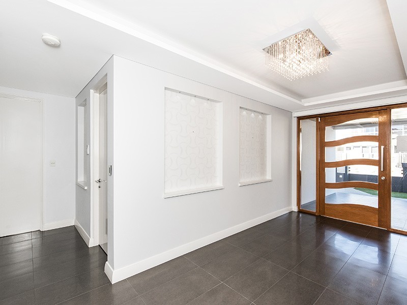 18 Tivoli Drive, Stirling WA 6021