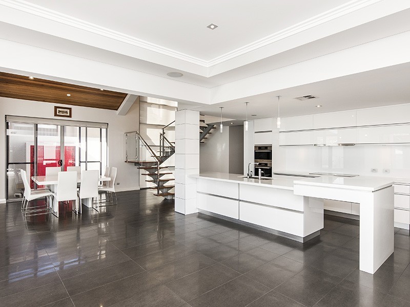 18 Tivoli Drive, Stirling WA 6021