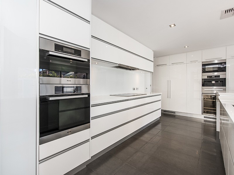 18 Tivoli Drive, Stirling WA 6021