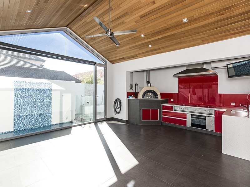 18 Tivoli Drive, Stirling WA 6021