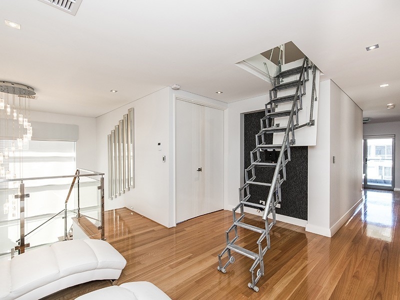 18 Tivoli Drive, Stirling WA 6021