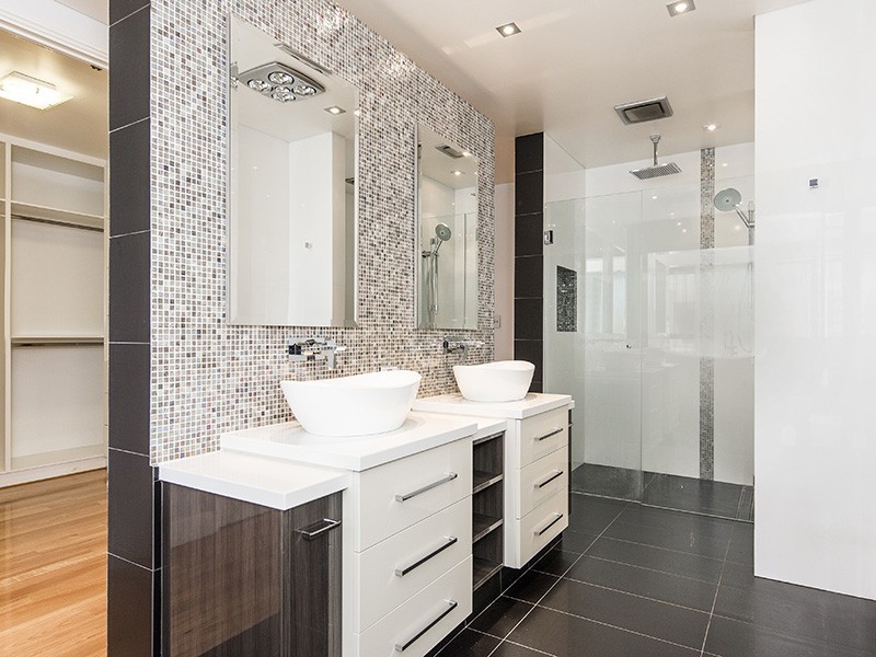 18 Tivoli Drive, Stirling WA 6021