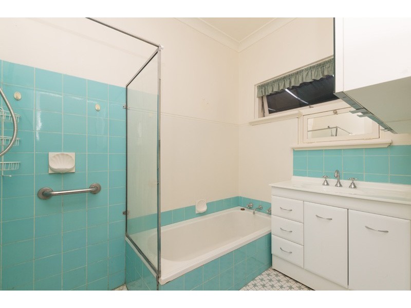 8 Howie Street, Woodlands WA 6018