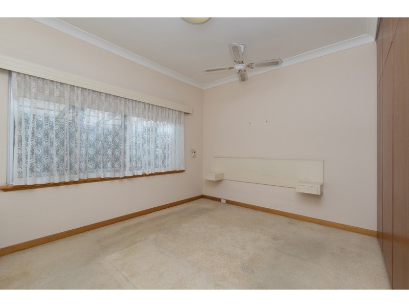 8 Howie Street, Woodlands WA 6018