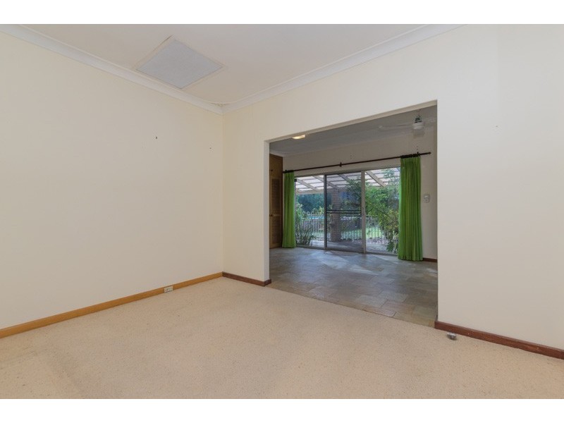 8 Howie Street, Woodlands WA 6018