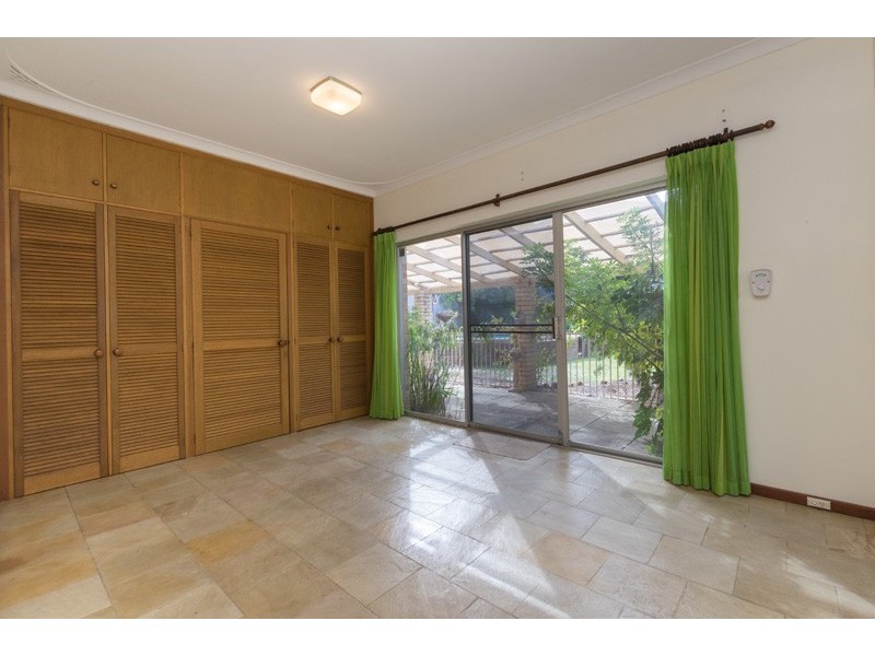 8 Howie Street, Woodlands WA 6018