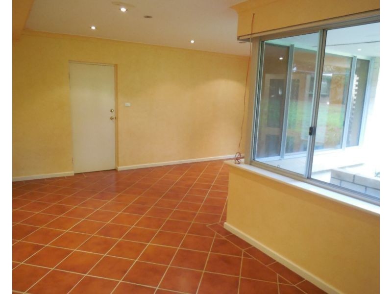 10 Caenby Close (132 Karrinyup Road), Karrinyup WA 6018