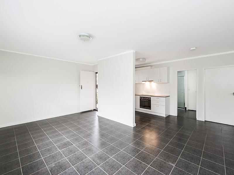 1/25 Heard Way, Glendalough WA 6016