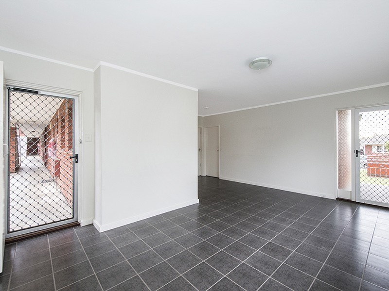 1/25 Heard Way, Glendalough WA 6016