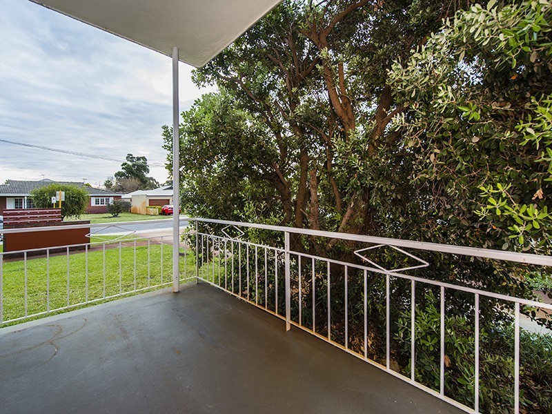 1/25 Heard Way, Glendalough WA 6016