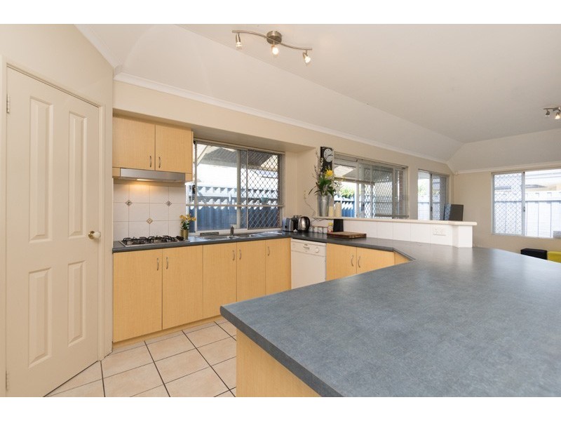 31 Birralee Loop, Innaloo WA 6018