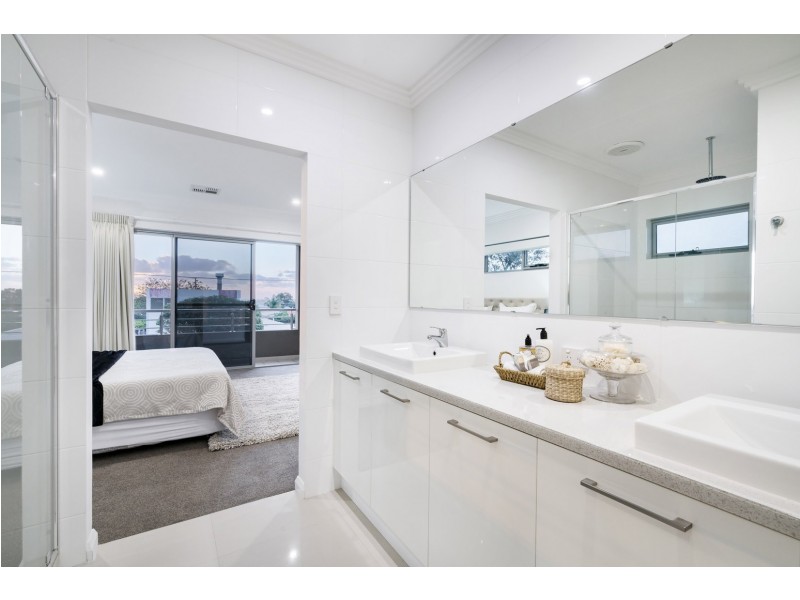 242B Herbert Street, Doubleview WA 6018