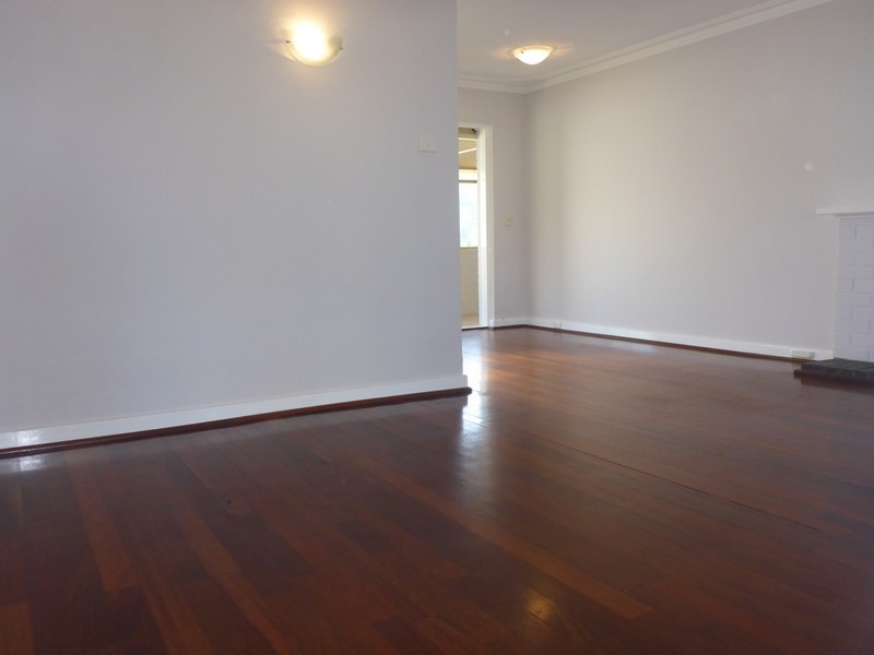 5 Dixon Street, Embleton WA 6062
