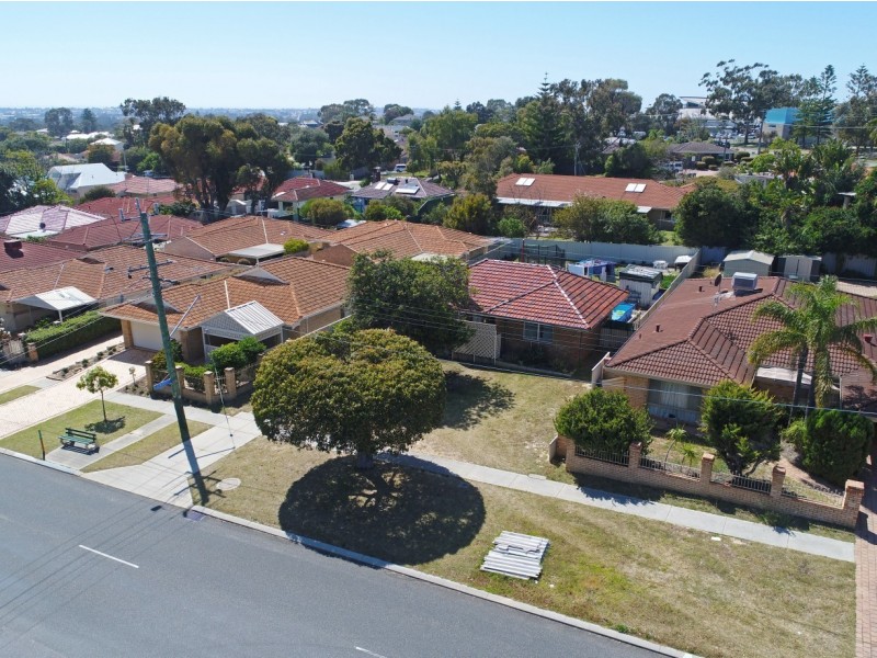 40 Burroughs Road, Karrinyup WA 6018