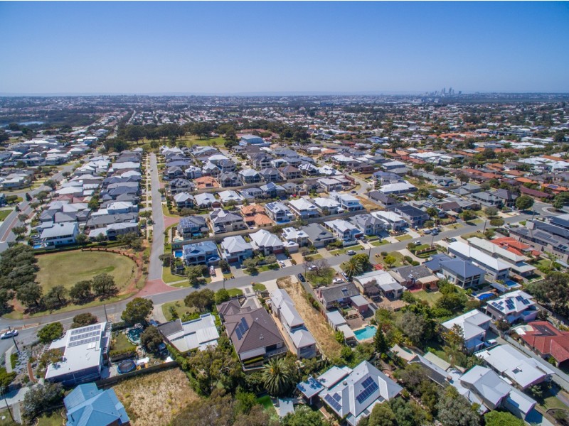 81A Grand Promenade, Karrinyup WA 6018