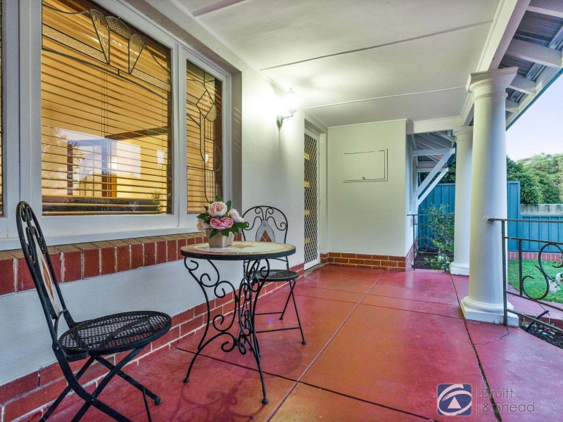 15 Lynton Street, Doubleview WA 6018