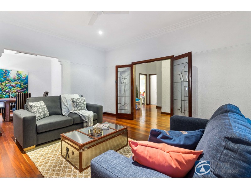 15 Lynton Street, Doubleview WA 6018