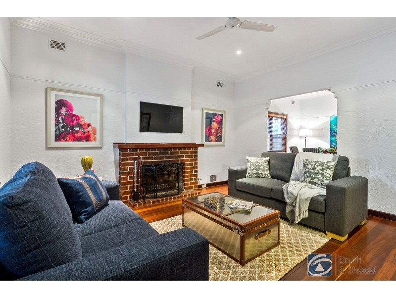 15 Lynton Street, Doubleview WA 6018