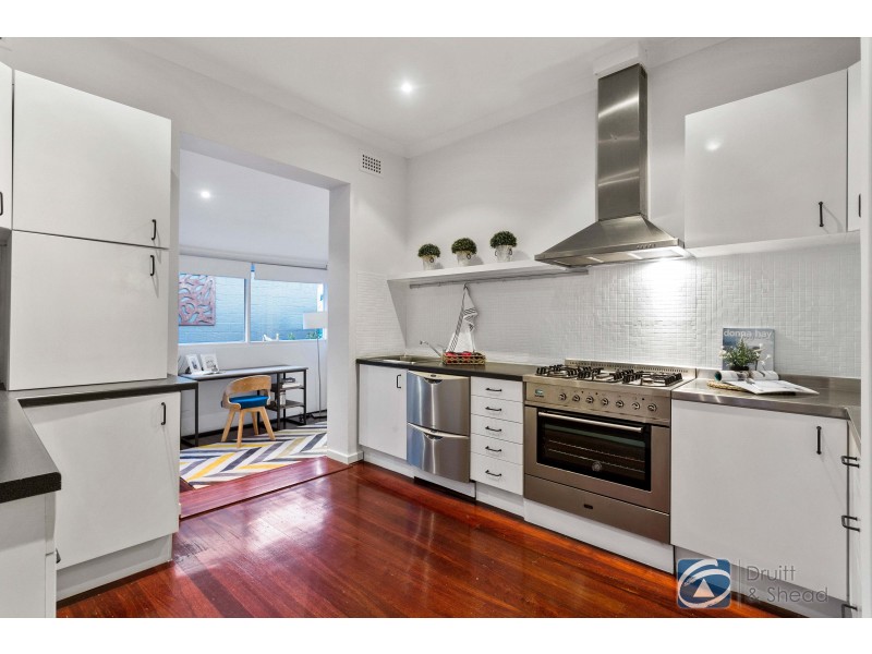 15 Lynton Street, Doubleview WA 6018