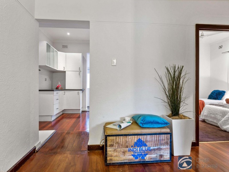 15 Lynton Street, Doubleview WA 6018