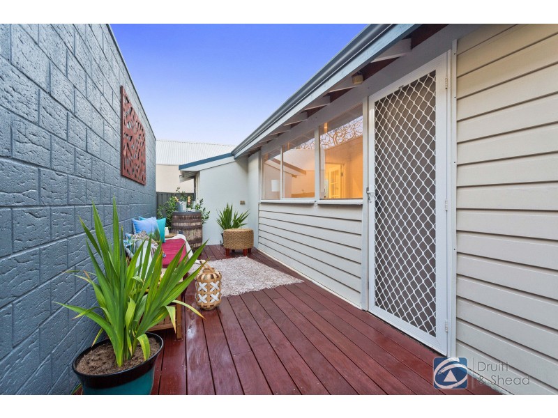 15 Lynton Street, Doubleview WA 6018