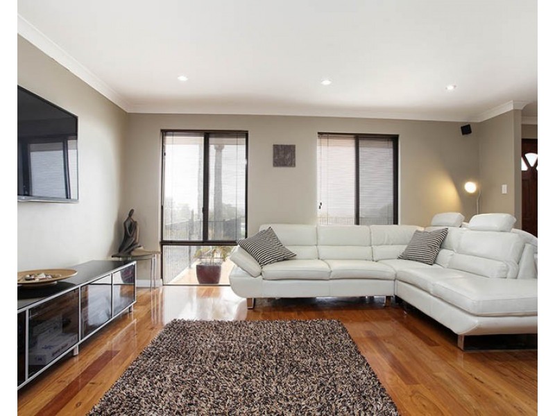 28 Kallaroo Place, Kallaroo WA 6025