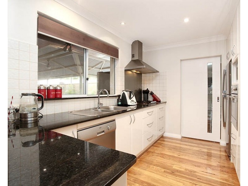 28 Kallaroo Place, Kallaroo WA 6025