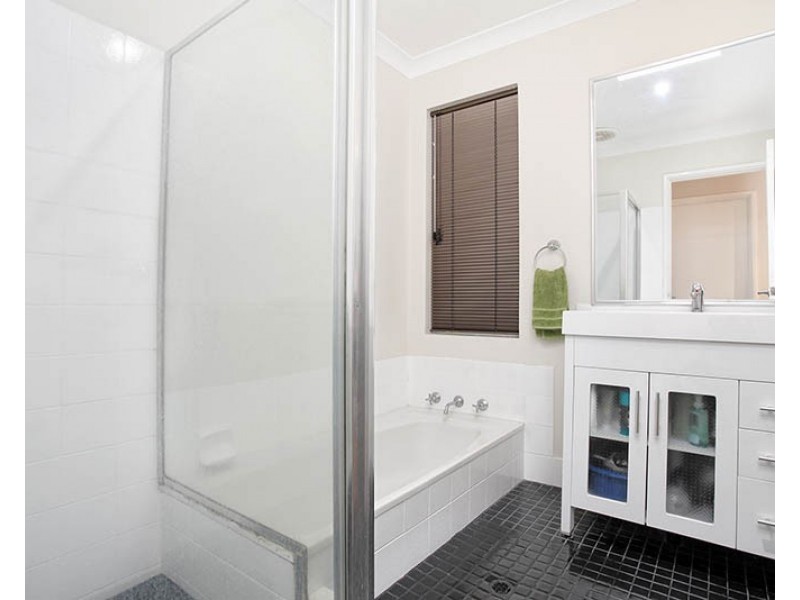 28 Kallaroo Place, Kallaroo WA 6025