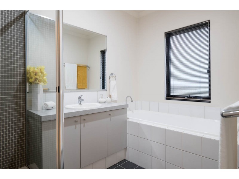 3 Lassia Walk, Stirling WA 6021