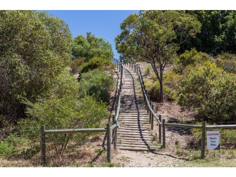 15 Jackson Avenue, Karrinyup WA 6018