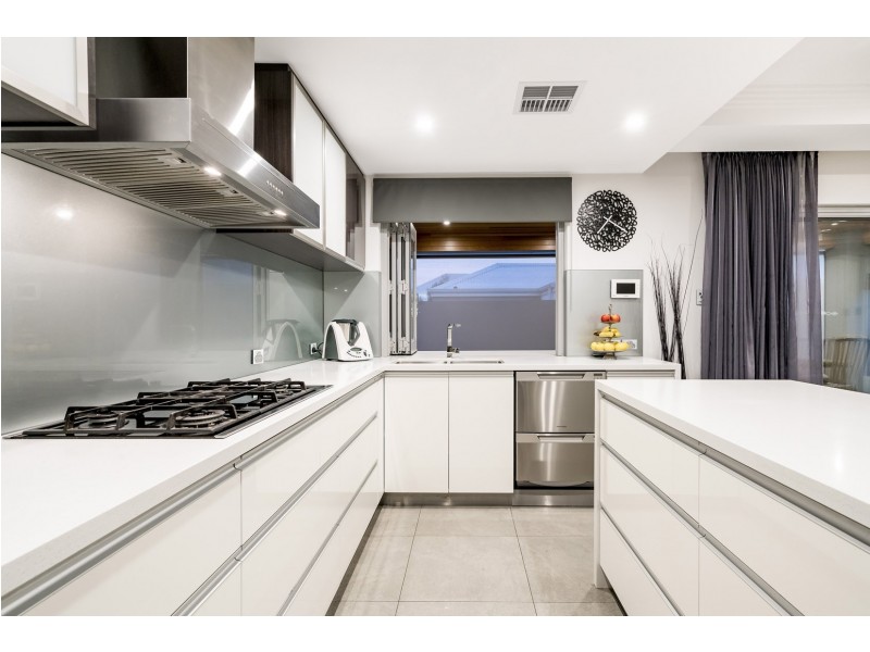 18 Clubb Street, Karrinyup WA 6018