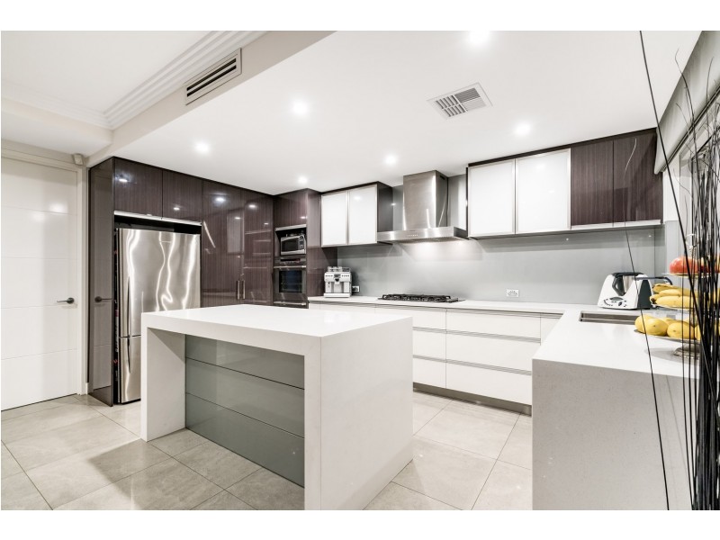 18 Clubb Street, Karrinyup WA 6018