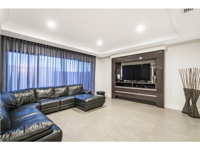 18 Clubb Street, Karrinyup WA 6018